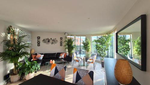 Panoramic Pondview Penthouse - Foto 4