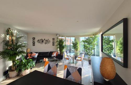 Panoramic Pondview Penthouse - Foto 4