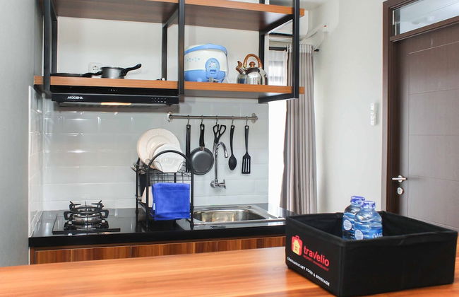 Homey and Simply 2BR at Lagoon Bekasi Town Square Apartment - Foto 14