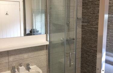 Cosy Apartment in Private Courtyard - Photo 10