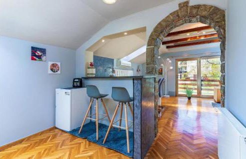 2 Bedroom Amazing Apartment In Bakar - Photo 5