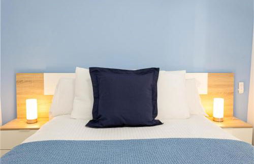 Holidays2Malaga Capuchinos French balconies, private parking, WiFi & Air con - Photo 12