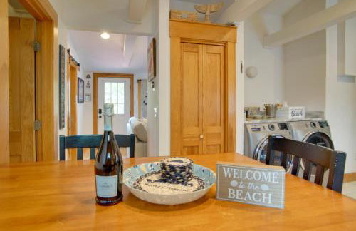 1 Mi to Ferry Terminal Oak Bluffs Family Retreat! - Foto 8