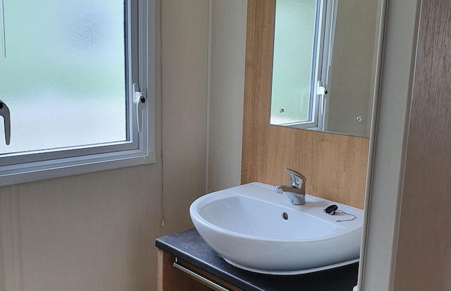 3 Bedroom Caravan, Sleeps 8, at Parkdean Newquay Holiday Park - Foto 12
