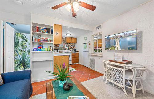 Flamingo Casita - Wander through a Garden Hideaway with Shared Pool - Foto 12