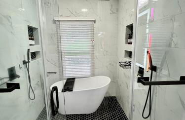 Charming 2BR 2BA 10 min DT Airport by LSP Homes - Foto 35