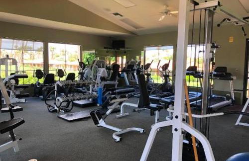 Spectacular View Just Steps to Pool and Jacuzzi at Sunrise Country Club - Foto 13