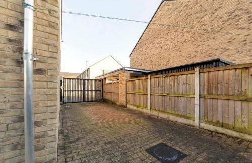 Pass the Keys 53 Austin Drive · Modern Townhouse near Addenbrookes Own Parking - Foto 44