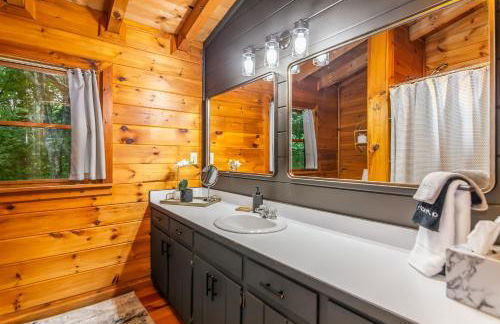 Downward Dog Lodge - Mountain Yoga Retreat, Hot Tub & Pet-Friendly Escape - Foto 34