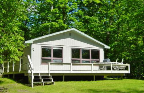 Lakefront Cabin with Private Dock Boat, Fish and Swim - Foto 17