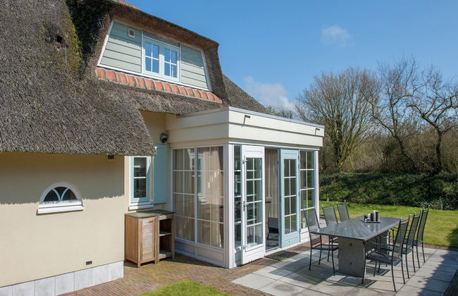 Restyled Thatched Villa Near the Sea in Cosy Domburg - Photo 27
