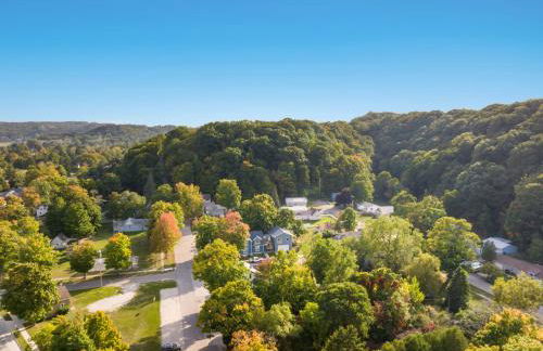 The Glarum House - Gorgeous Historic Home & AC! - Foto 11