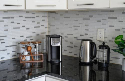 20 min to NYC, Newly Renovated, Private Driveway - Foto 18