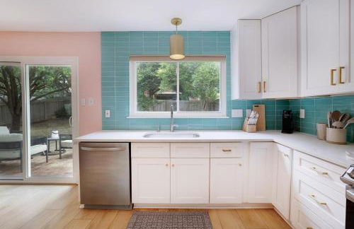 Modern Retreat Near Domain with Game Room and Gym - Foto 26