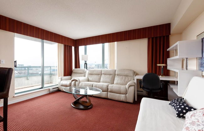 Airport Beautiful View 1 BDR Penthouse - Photo 1