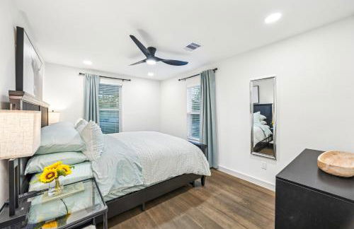 A Hoot's Nest-Lux Boutique Bungalow near Downtown! - Foto 31