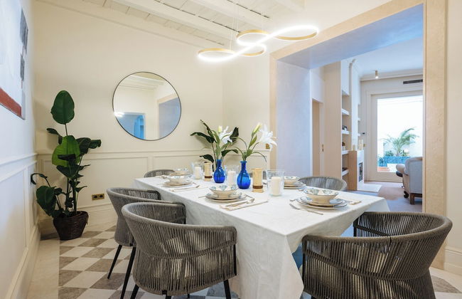 Luxurious Apartment with Patio and Pool - Foto 9