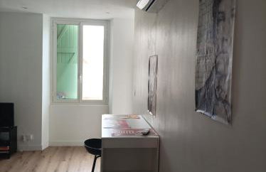 T2 Cosy, agréable fonctionnel et douillet, 1 lit 140 et un BZ , Wifi gratuit, boîte à clés, proche commerces et gare routière, - Foto 5