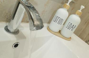 Iris Apartment with Jacuzzi - Easy City Access - Foto 28