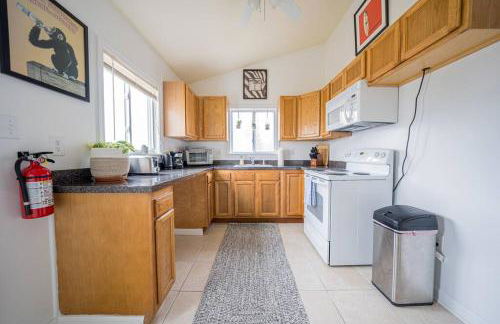 2Units 4BR 3BA Cape Cod Designer House - Foto 13