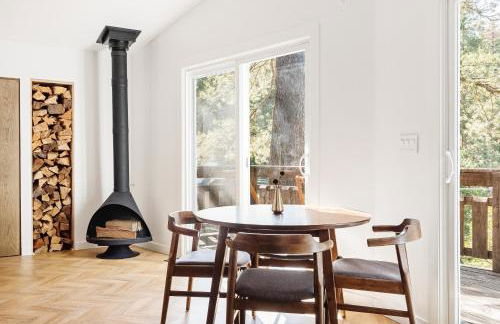 Modern Designer Cabin, Newly Renovated, EV Charger, Arcade, Kids Bunkbed, Minutes to Lake Arrowhead and Lake Gregory - Foto 18