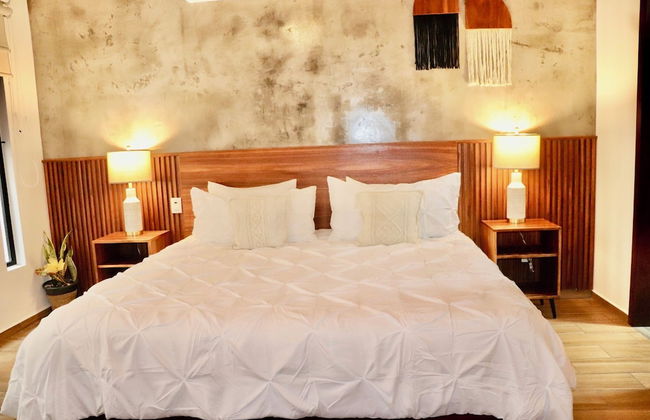 Sunset Kin Beach Apartments - Photo 3