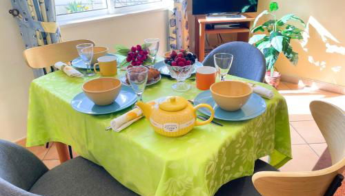 VILLA EBER - independent 1 & 2 bedroom apartments, pool, air con, fast Wi-Fi, near old town of Albufeira and beaches - Foto 4