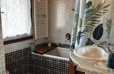 Cozy Apartment Near Lake Como, Sleeps for 2 - Foto 7