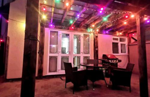 Spacious 2BDR Apartment, WIFI+ Great TV - Foto 23