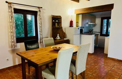 Villa Es Puig, piscina y vistas a la montaña - Foto 35