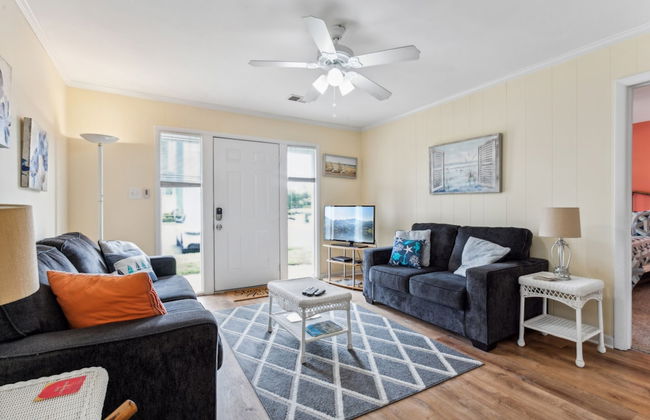 Beautiful Sea Gem - Condo 1 4 mi From Beach w Pool - Foto 29