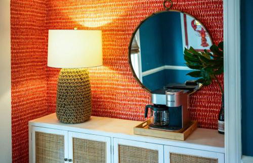 Quaint Cottage in heart of LYH - POOL with HOT TUB! - Foto 18