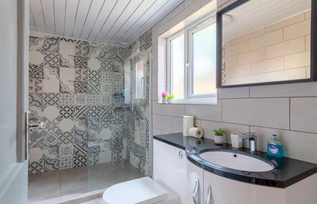 Bright 3 Bedroom House With Terrace, 16 Mins to Big Ben - Foto 34