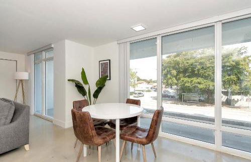 Roami at Grove 27 - Photo 64