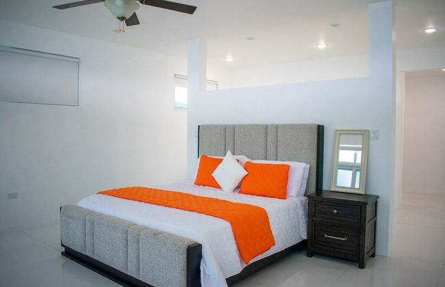 The W Villa 5 B R Oceanfront w Staff - Photo 12