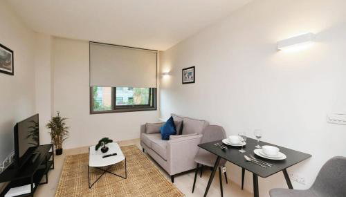 Modern 1 Bed Apt Bracknell- with parking - Foto 4