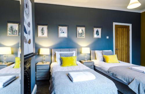 Spacious Modern Chester Home - Great Location - Photo 7