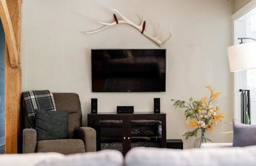 Redwing Farm Cottage - Mountain Views and Firepit! - Foto 36