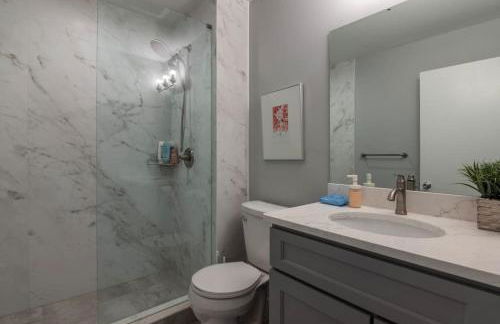 BUBBLES FANTASY SUITE Explore OTR and Rhinegeist - Foto 26