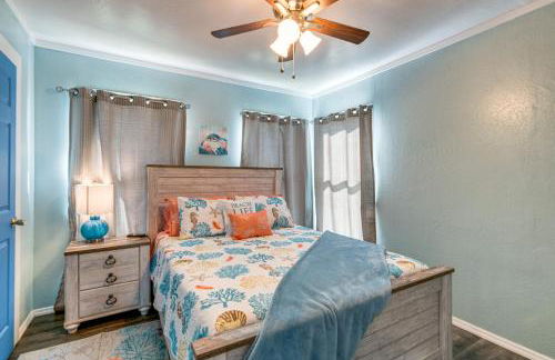 2 Mi to Redfish Bay Aransas Pass Home with Fire Pit - Foto 11