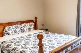 Rest Easy Retreat - 2BR Near SHSU - Pool - WiFi - Free Parking - Foto 39