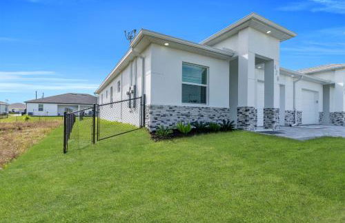 Cozy 3BR Duplex Unit with WiFi and Laundry in Lehigh Acres - Foto 9