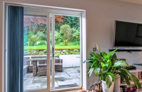 Finest Retreats - Lake View - Photo 10