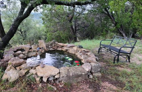 Entire 2br 2ba hilltop view home Sleeps 8 pets 4 acres Jacuzzi Central AC Kingbeds Office Free WiFi Parking Full Kitchen Refrigerator Washer Dryer Furnished Three 3 Large Sunset Dining Patios Grill Stovetop Oven Hiking Wildlife Firepit Quiet very Secluded - Foto 27