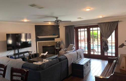 Modern home with beautiful pool - Foto 3