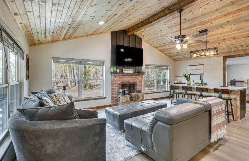 Fish Sam Rayburn! Secluded Cabin with Deck and Grill - Photo 8