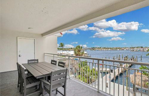 Eleuthera - 2x2 Fully Updated Old Town Waterfront Corner Condo - Photo 11