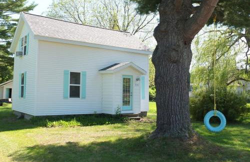 Beach Town Escape - Newly-Remodeled & Gorgeous! - Photo 7