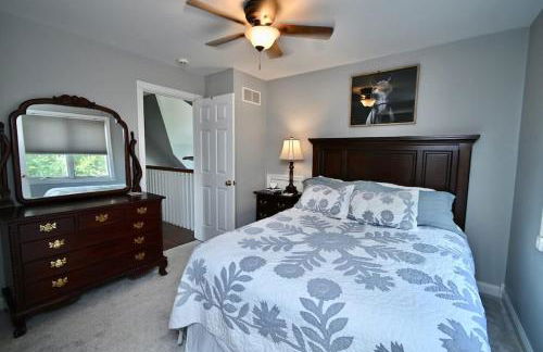 Country Home with Hot Tub Fire Pit for 10 Guests - Foto 17