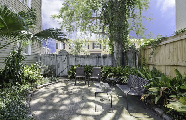 Artist's House Upper Apt Walk to Forsyth - Photo 30